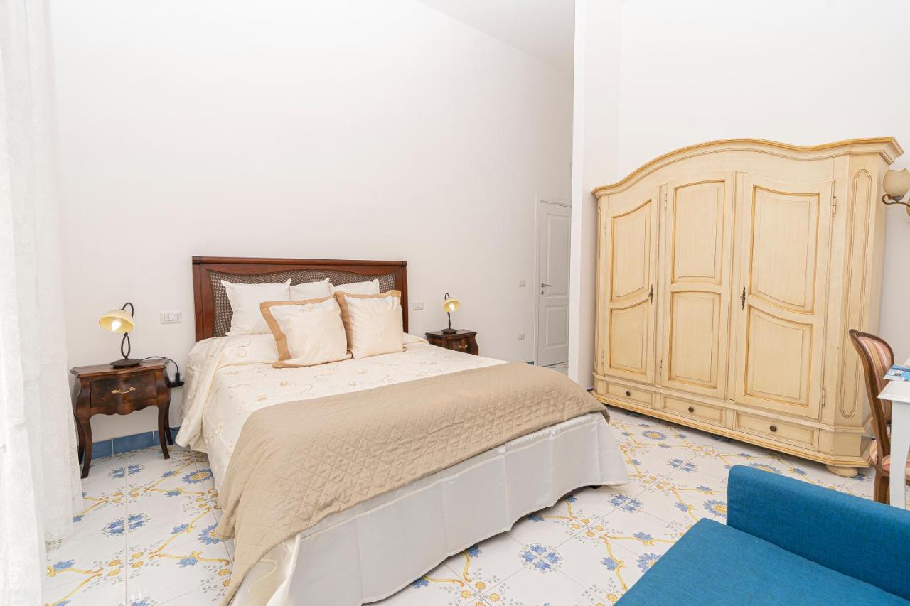 Napulitandream Duomo Hotel Napoli Ngoại thất bức ảnh
