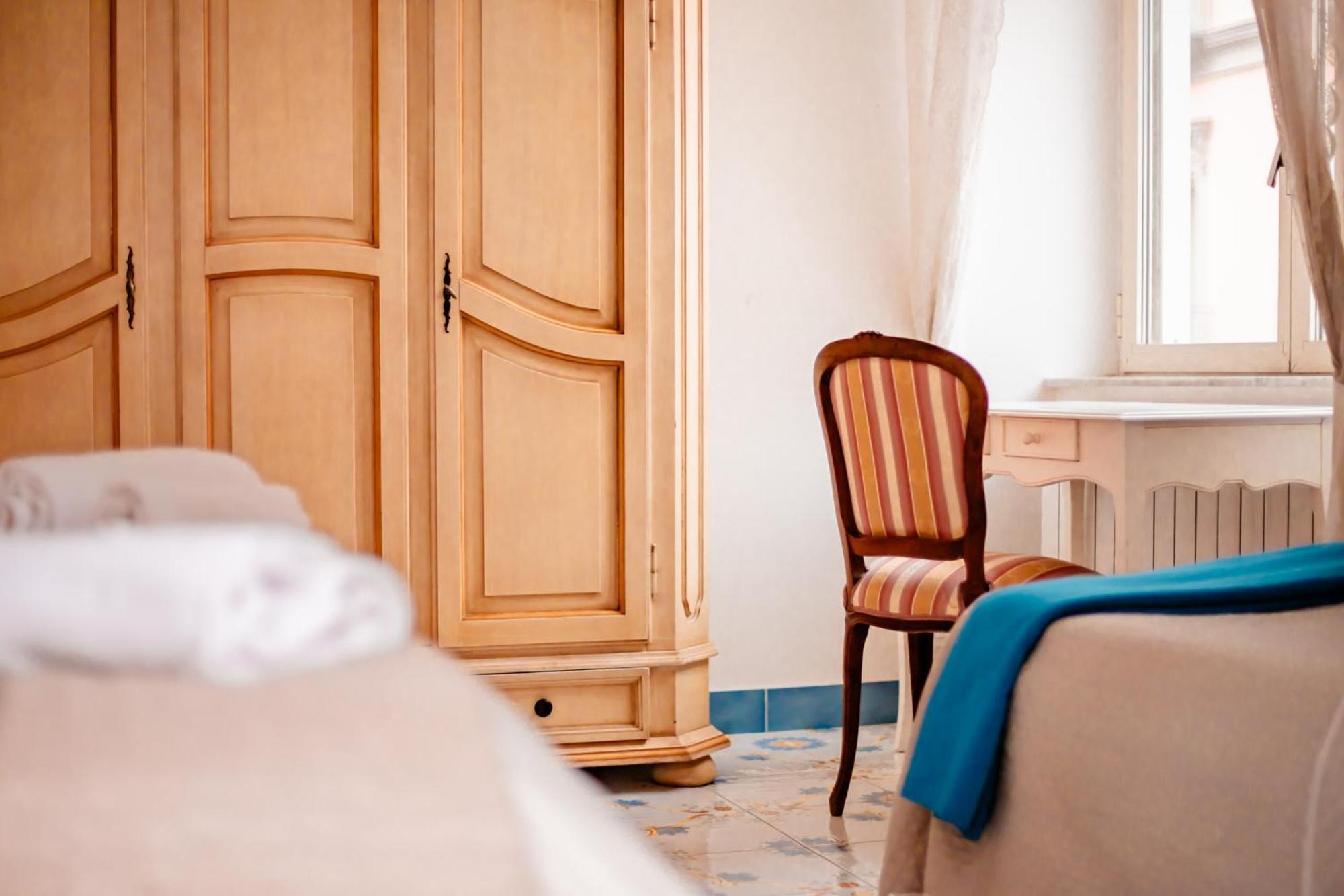 Napulitandream Duomo Hotel Napoli Ngoại thất bức ảnh
